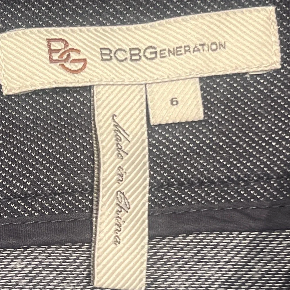 BCBGeneration Denim Mini Skirt Dark Wash Pinstripe Zipper‎ Detail Size 6